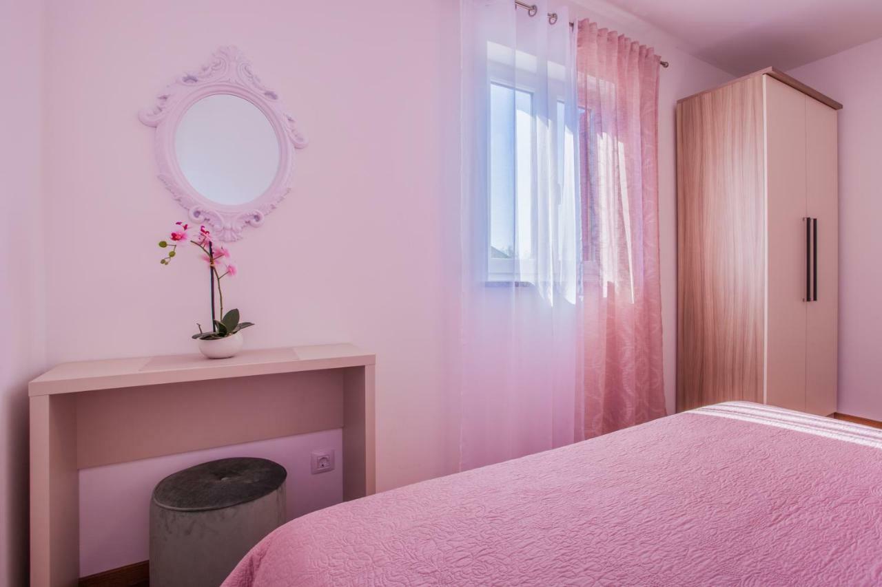 Apartman Madlen Cres Exteriér fotografie