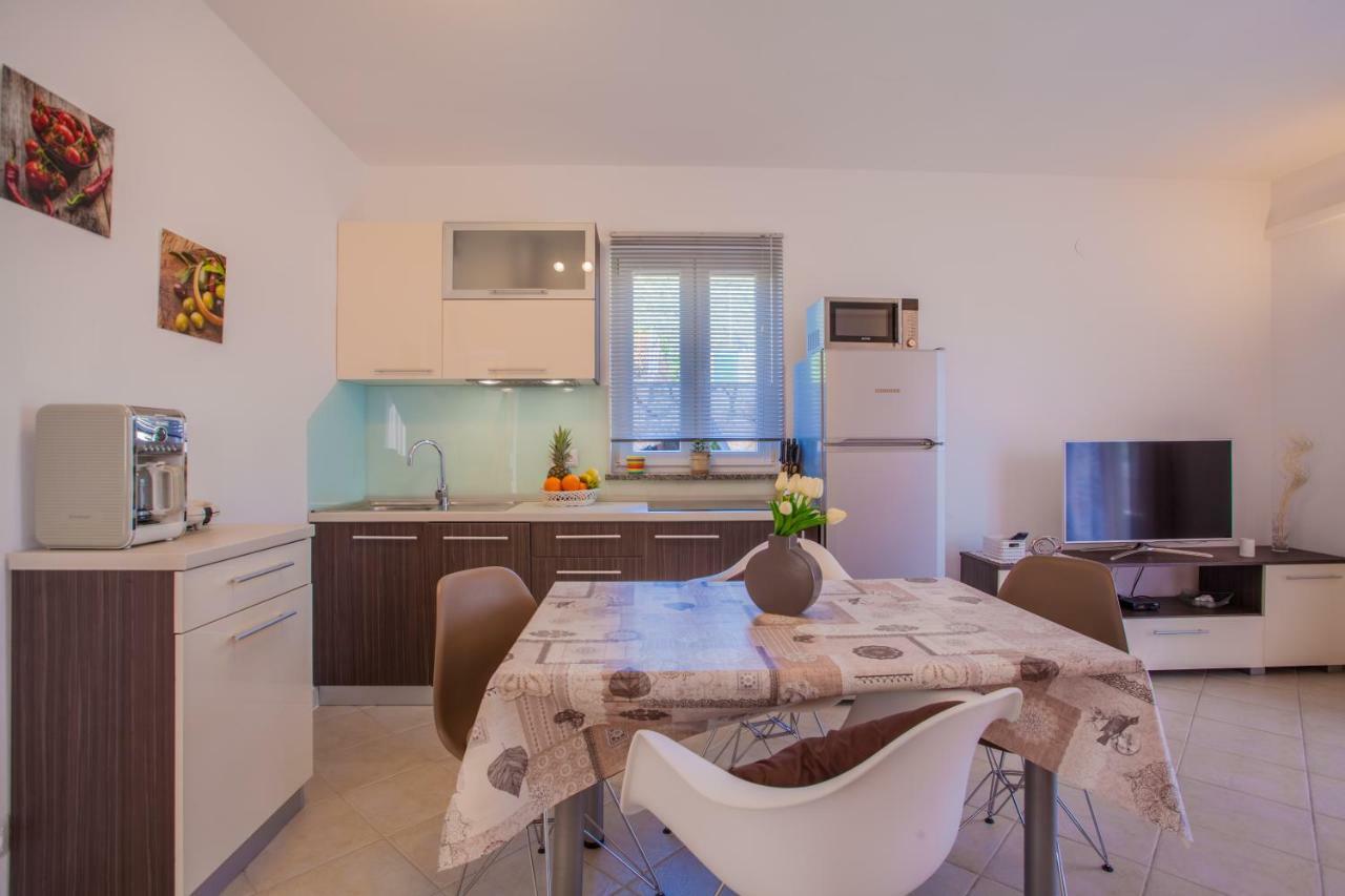 Apartman Madlen Cres Exteriér fotografie