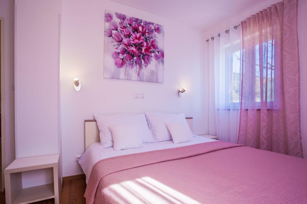 Apartman Madlen Cres Exteriér fotografie