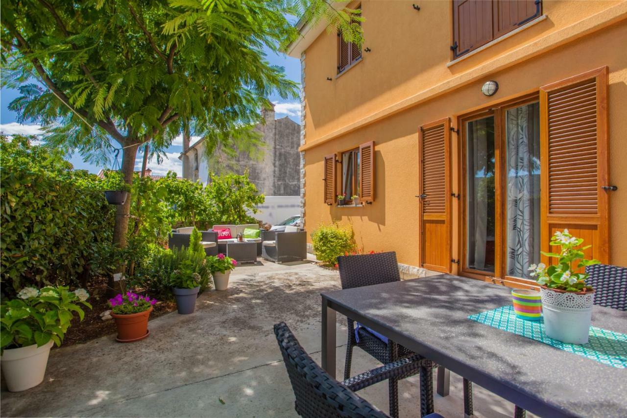 Apartman Madlen Cres Exteriér fotografie