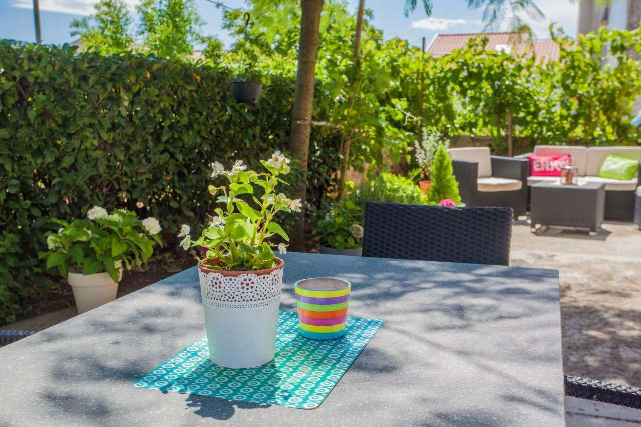 Apartman Madlen Cres Exteriér fotografie